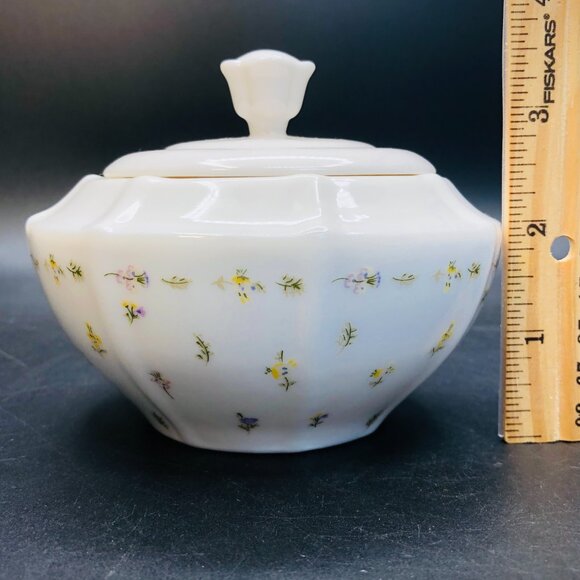 Vintage 50s Pastel Floral Porcelain Candy Sugar Bowl, Scalloped Edges - Picture 11 of 11